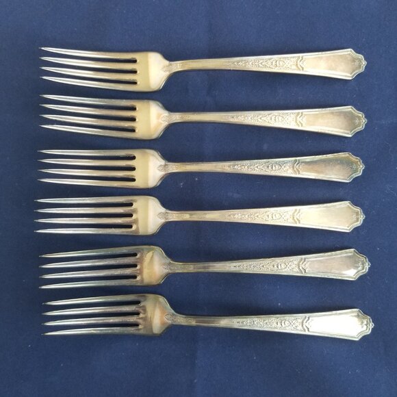 1847 Rogers Bros Silverplate Flatware Ancestral Pattern - Set of 6 Dinner Forks - Picture 3 of 8
